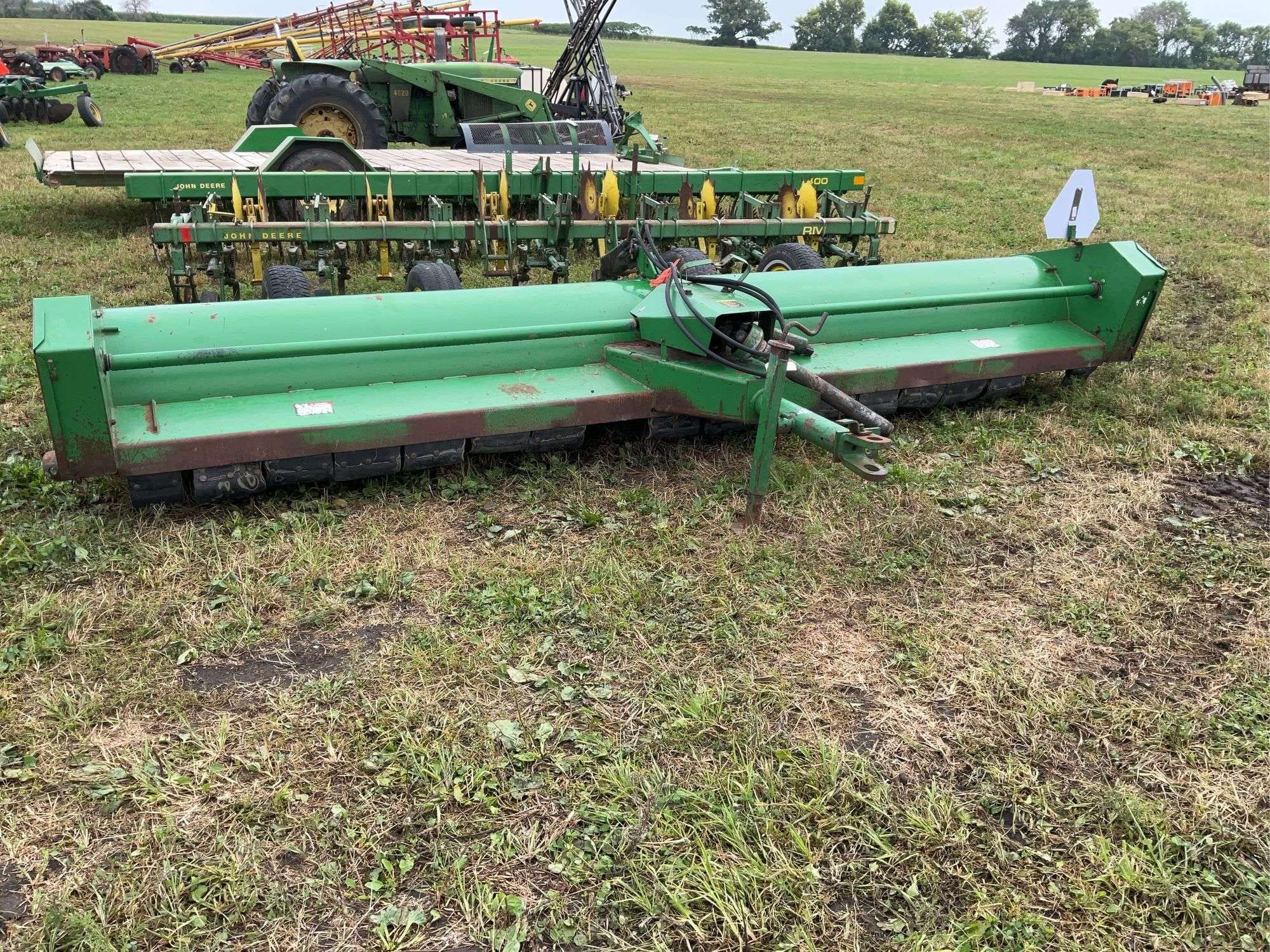 John Deere 115 Equipment Image0