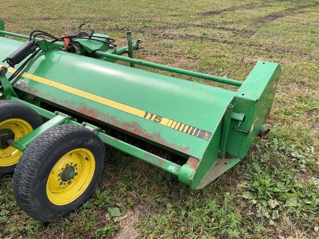 Image of John Deere 115 equipment image 4