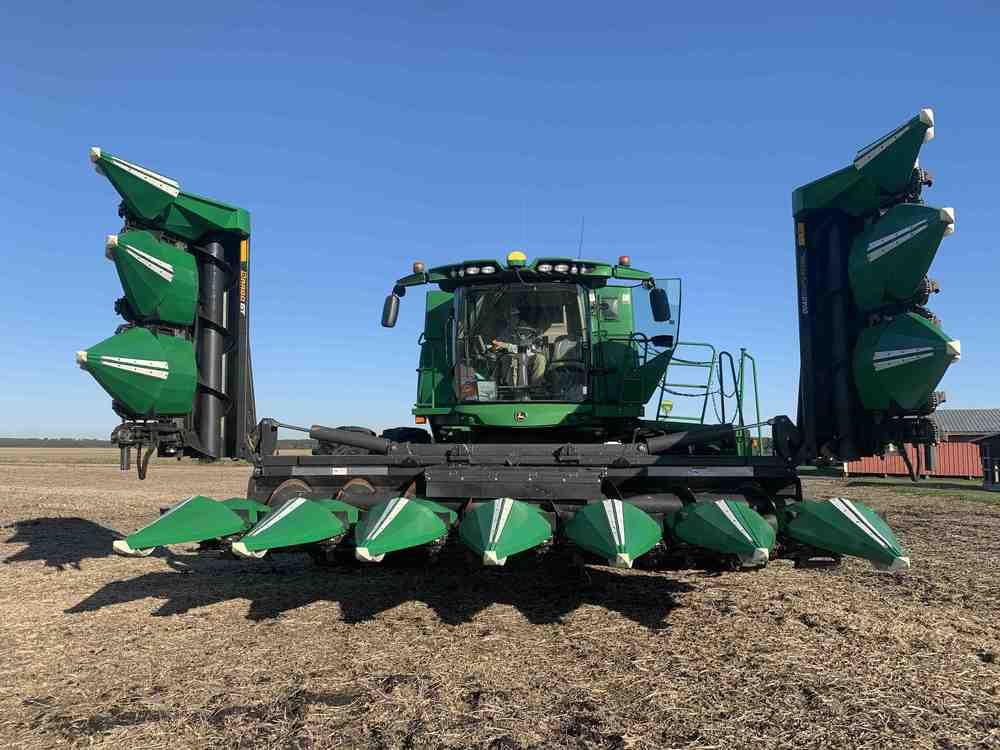 Main image John Deere S780