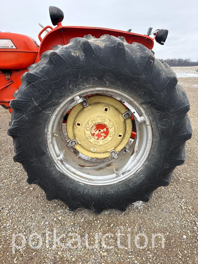 Image of Allis Chalmers D17 equipment image 3