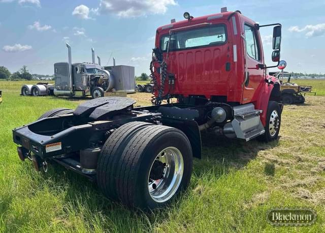 Image of Freightliner M2 equipment image 4