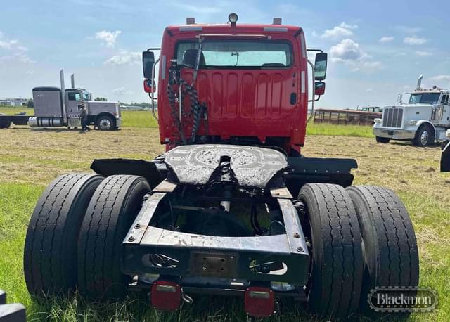 Image of Freightliner M2 equipment image 3