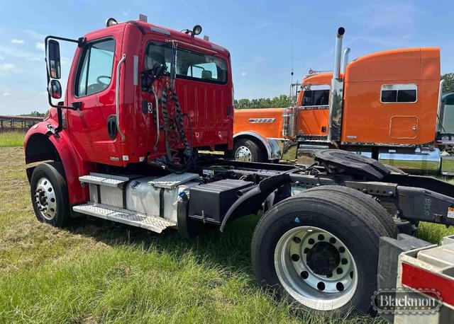 Image of Freightliner M2 equipment image 2