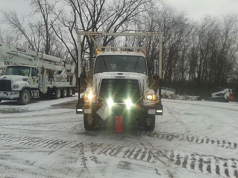 Image of Freightliner 108SD equipment image 3