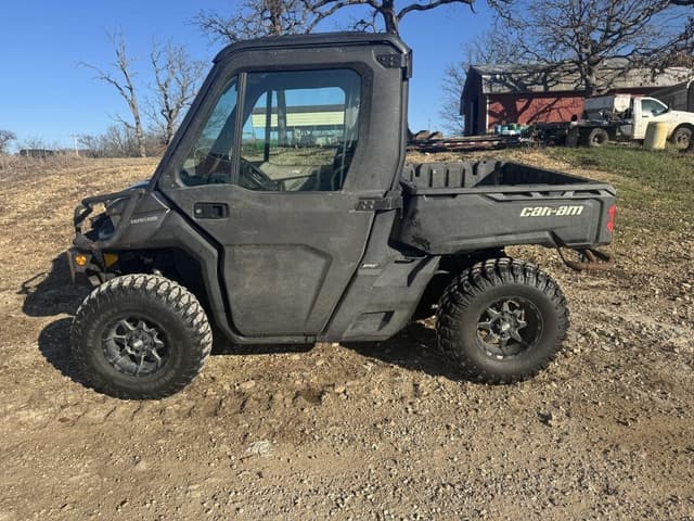 Image of Can-Am Defender equipment image 1