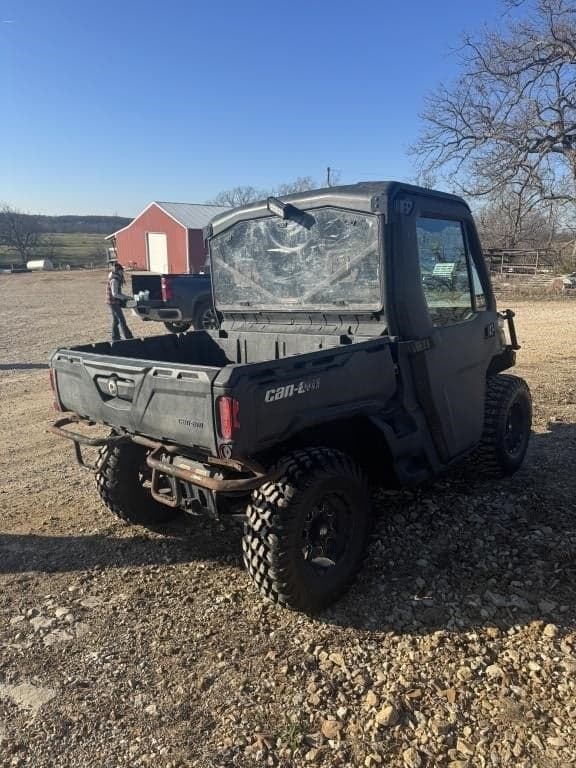 Image of Can-Am Defender equipment image 4