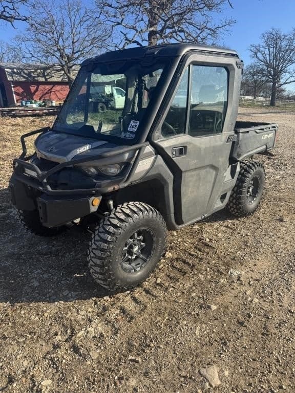 Image of Can-Am Defender Primary image