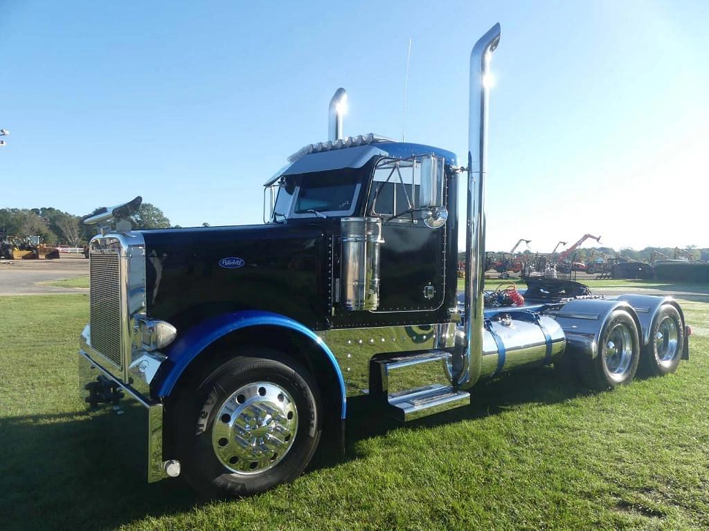 Image of Peterbilt 379 Primary image