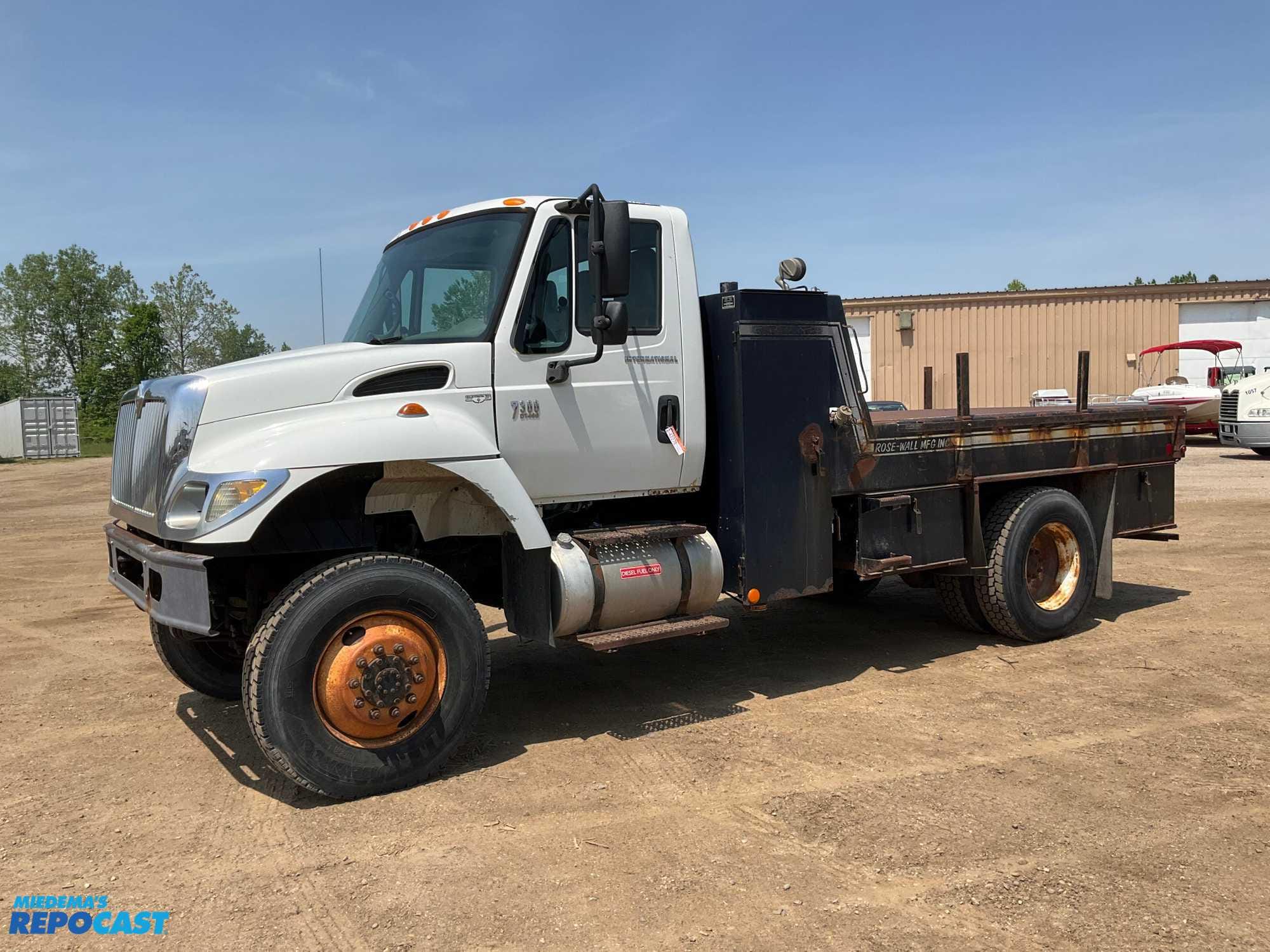 Main image International 7300