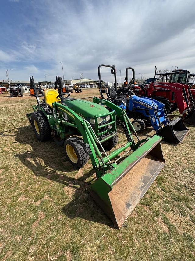 Image of John Deere 2520 equipment image 4