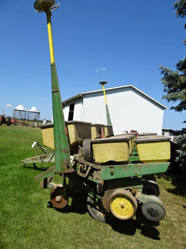 Image of John Deere 7000 Image 1