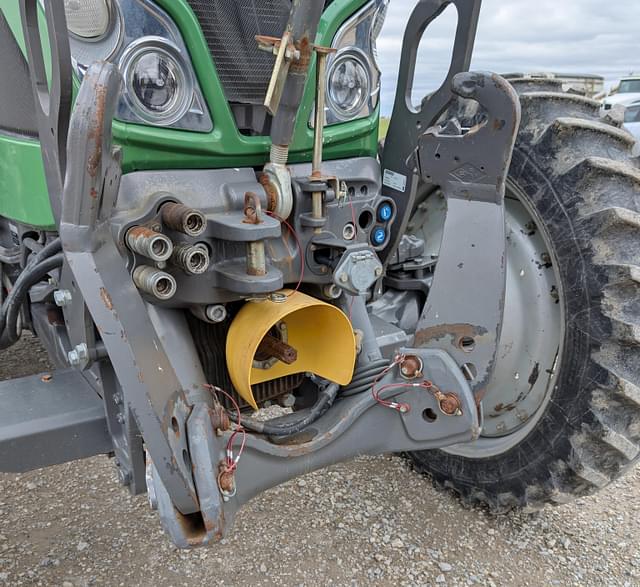 Image of Fendt 724 Vario equipment image 2