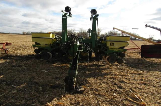 Image of John Deere 1780 equipment image 2