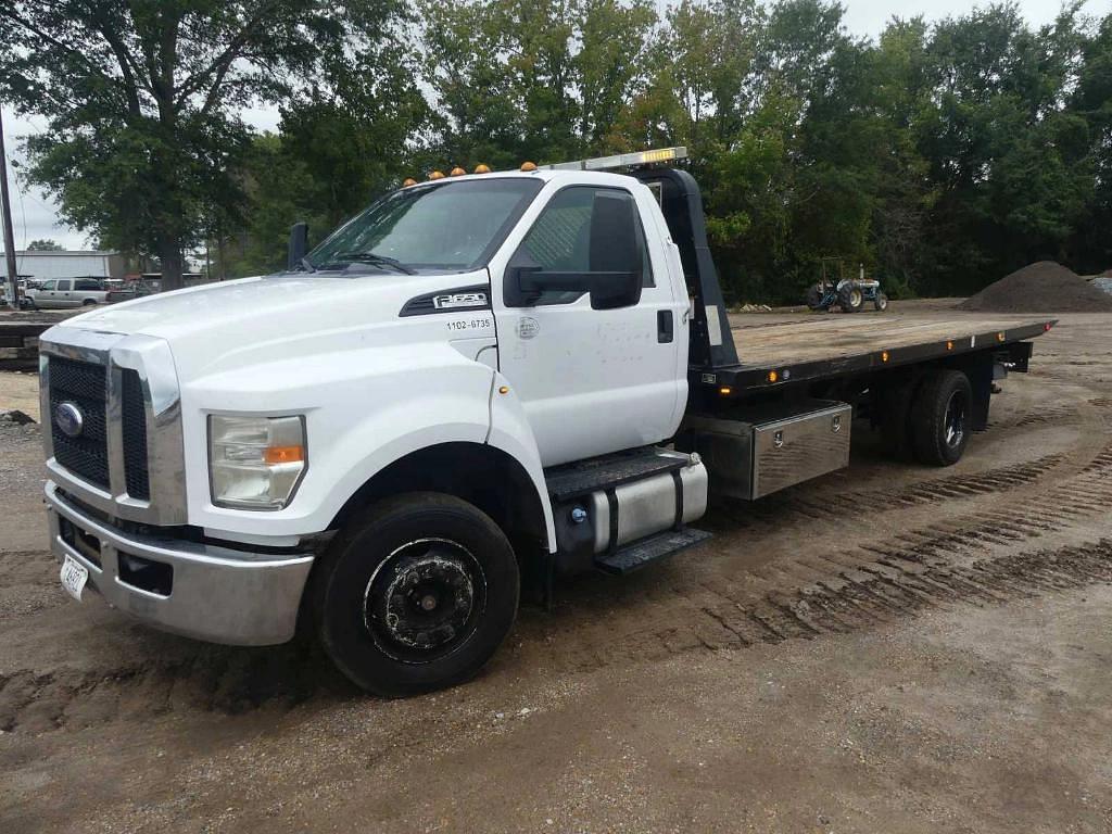 Image of Ford F-650 Primary image