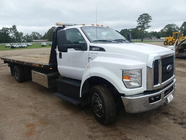 Image of Ford F-650 equipment image 1