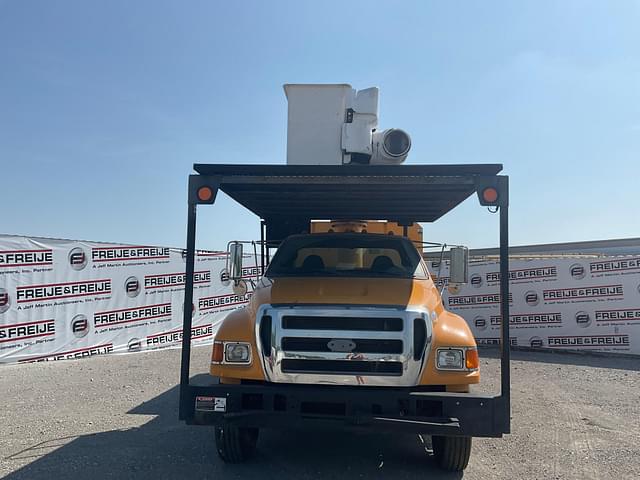 Image of Ford F-750 equipment image 1