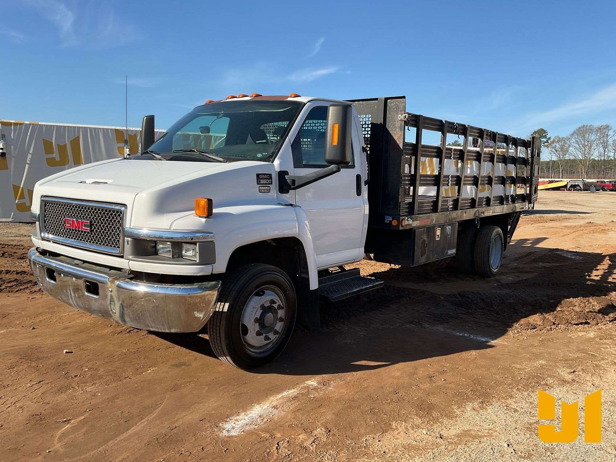 2007 GMC C5500 Equipment Image0