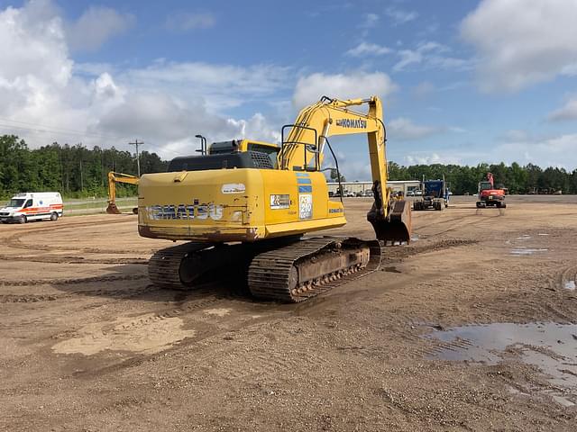 Image of Komatsu PC210LC-10 equipment image 4