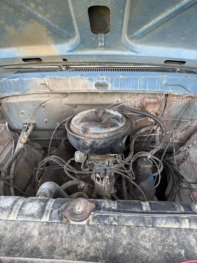 Image of Ford F-700 equipment image 3