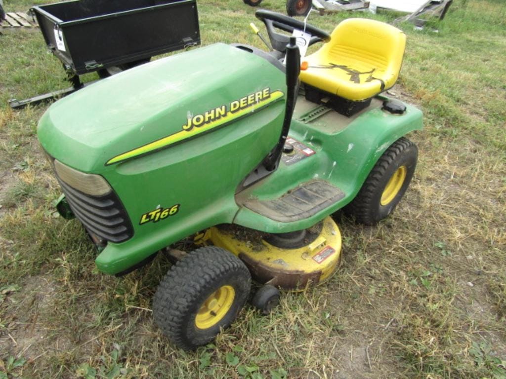 Main image John Deere LT166