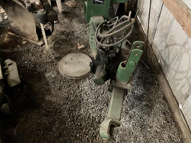Image of John Deere 2700 equipment image 4