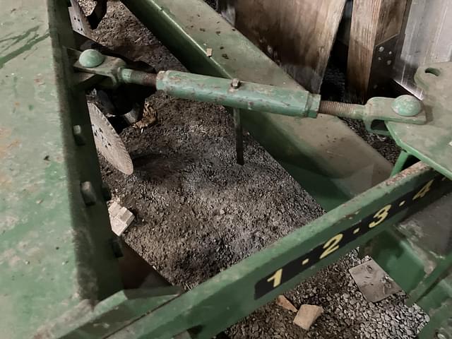 Image of John Deere 2700 equipment image 2