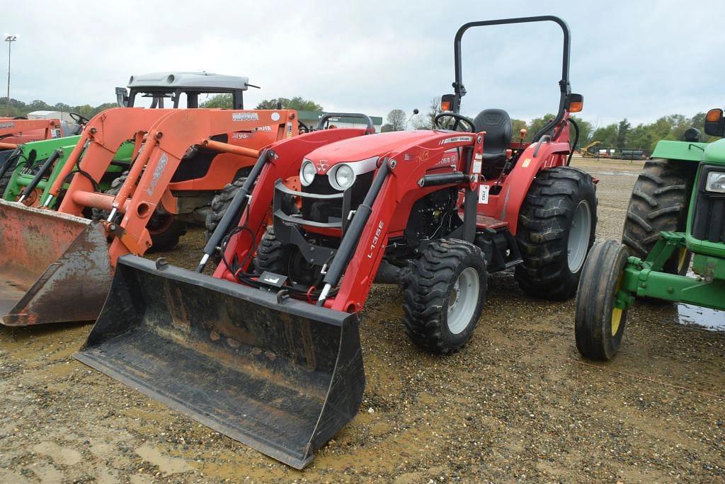 Image of Massey Ferguson 2706E Primary image