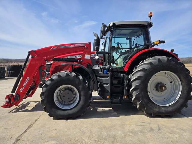 Image of Massey Ferguson 8727 equipment image 1