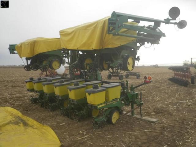 Image of John Deere 7300 equipment image 2