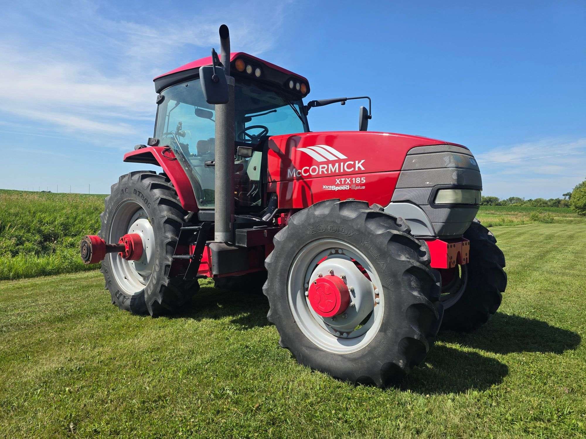 2006 McCormick Intl XTX185 Equipment Image0