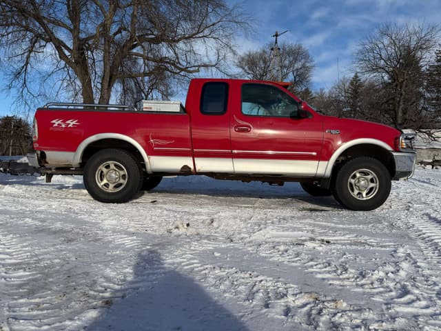 Image of Ford F-150 equipment image 1