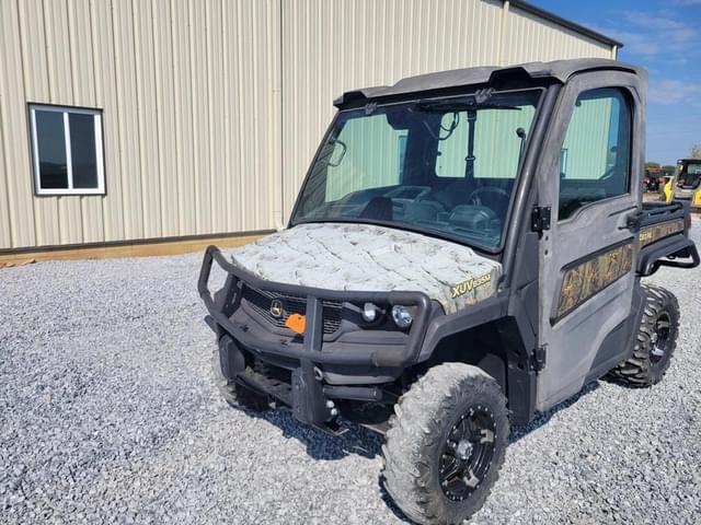 Image of John Deere XUV 835M equipment image 1