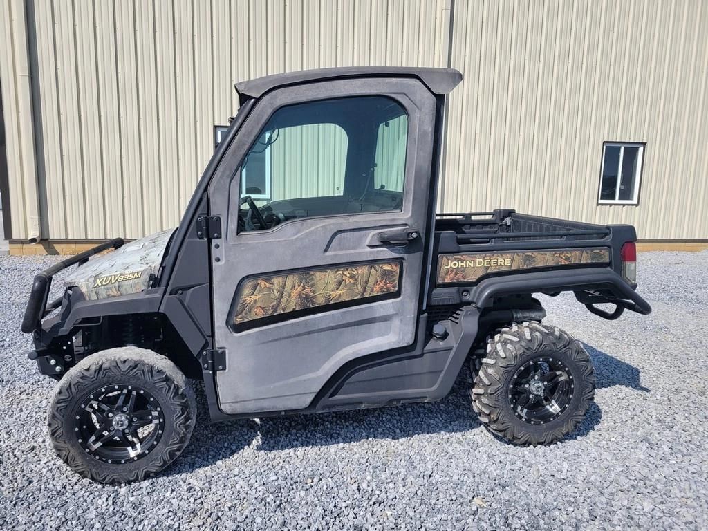 2018 John Deere XUV 835M Equipment Image0