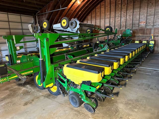 Image of John Deere DB66 equipment image 2