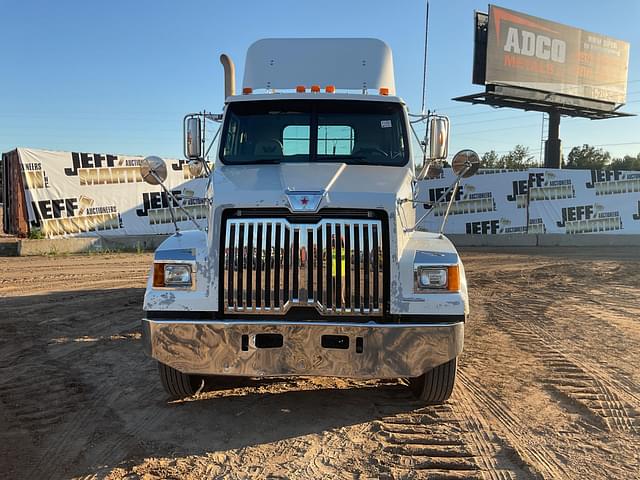 Image of Western Star 4700SF equipment image 1