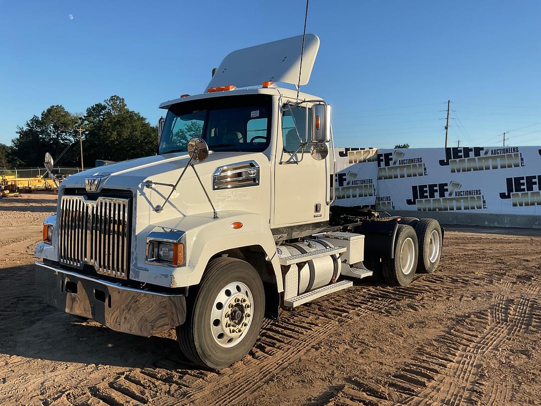 Image of Western Star 4700SF Primary image