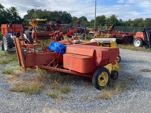 Image of New Holland 273 equipment image 2