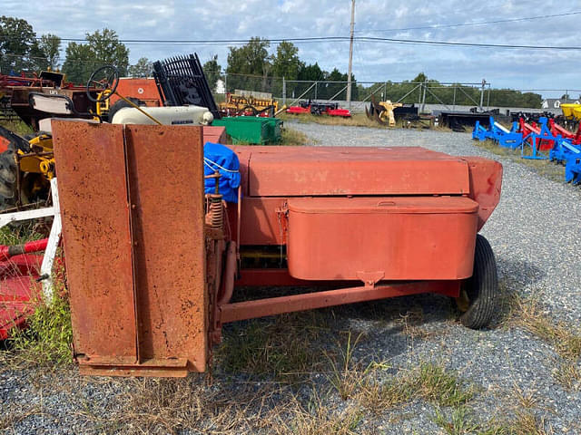 Image of New Holland 273 equipment image 3