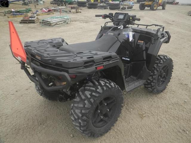 Image of Polaris Sportsman 570 equipment image 2