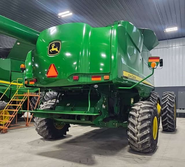 Image of John Deere 9870 STS equipment image 2