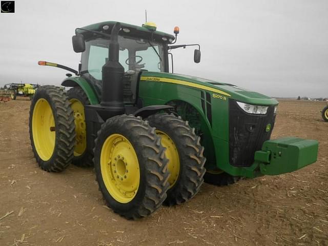 Image of John Deere 8270R equipment image 2