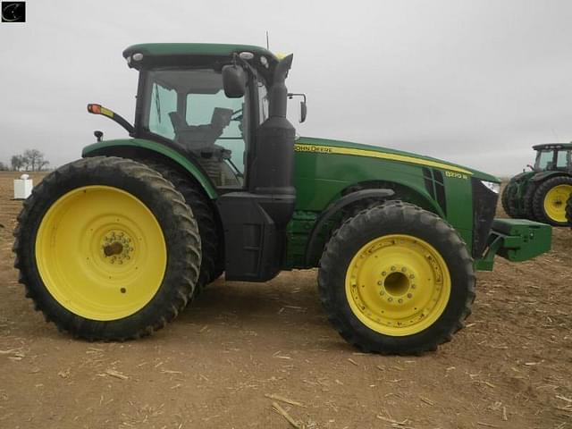 Image of John Deere 8270R equipment image 3