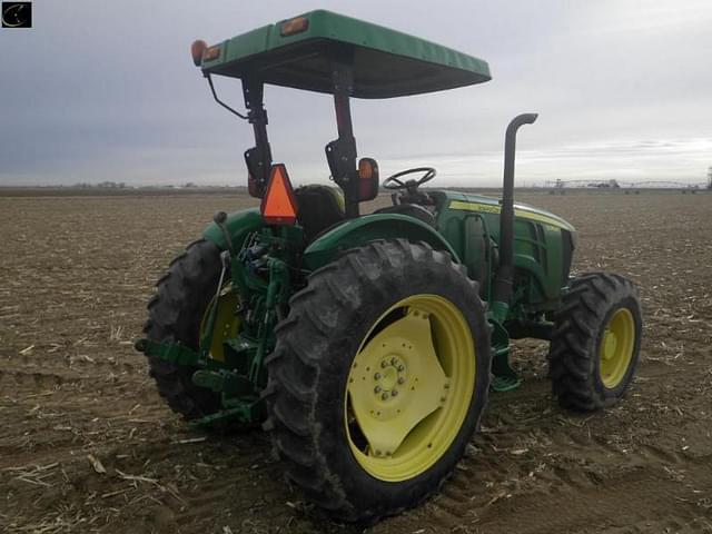 Image of John Deere 5085M equipment image 4