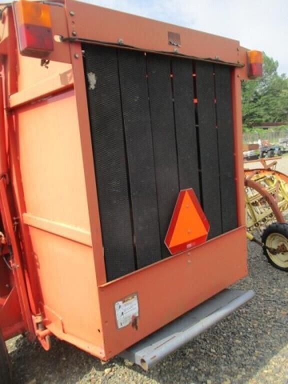 Image of Massey Ferguson 1745 equipment image 4