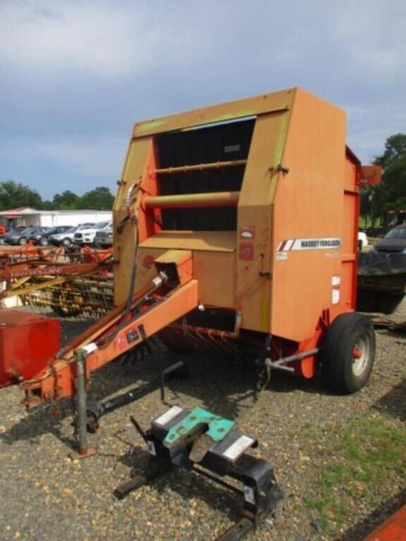 Image of Massey Ferguson 1745 equipment image 1