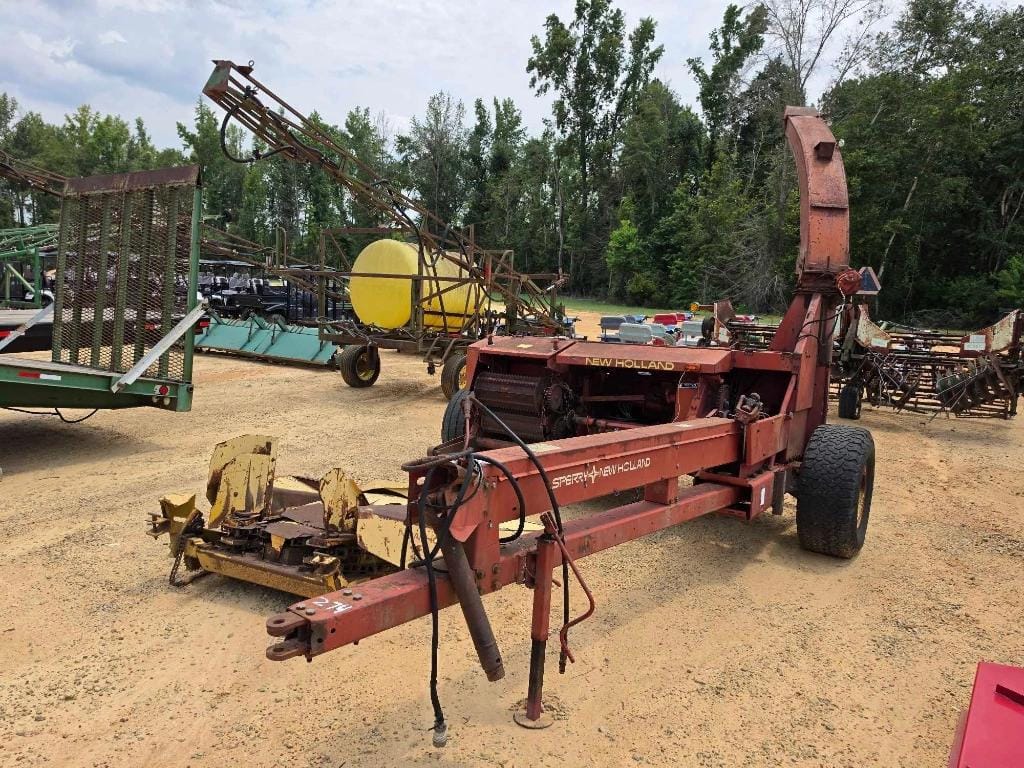 New Holland 900 Equipment Image0