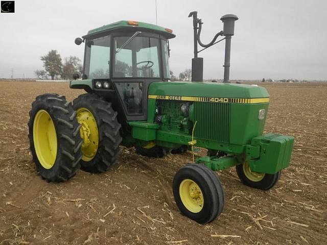 Image of John Deere 4040 equipment image 2