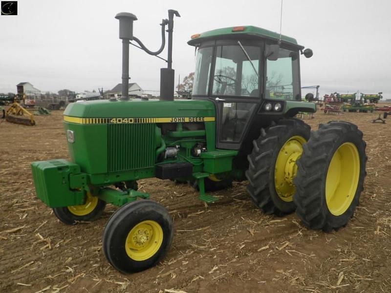 Image of John Deere 4040 Primary image