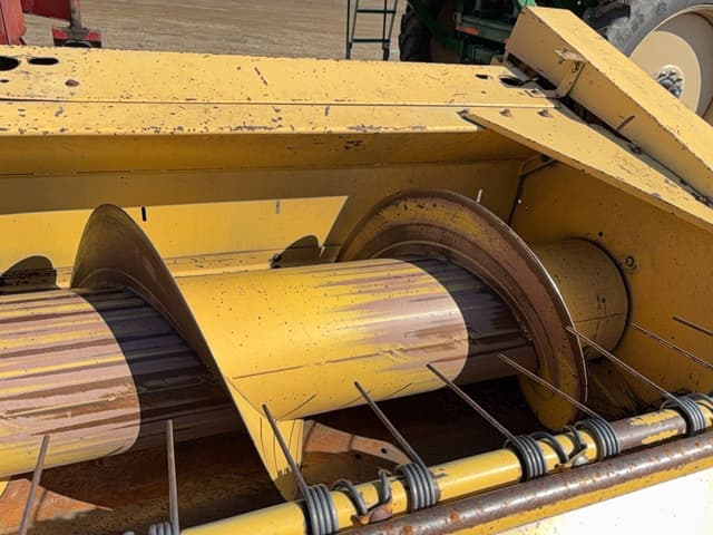 Image of New Holland 1116 equipment image 4