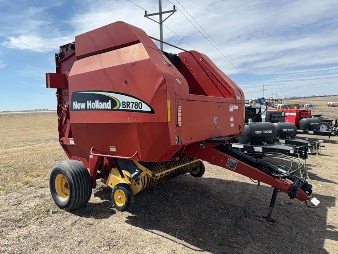 Image of New Holland BR780 Primary image